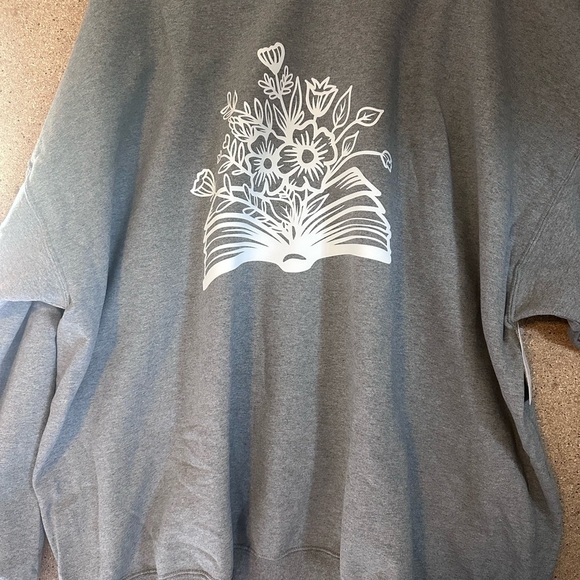 Gray Crewneck Sweatshirt with Floral Book Design Size 4XL - Picture 7 of 8